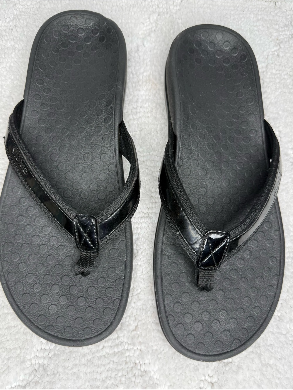 Vionic Tide II Black Patent Orthotic Thong Sandals Women’s Size 9